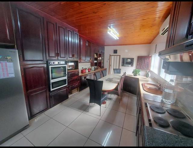 4 BEDROOM HOUSE FOR SALE IN MARBURG